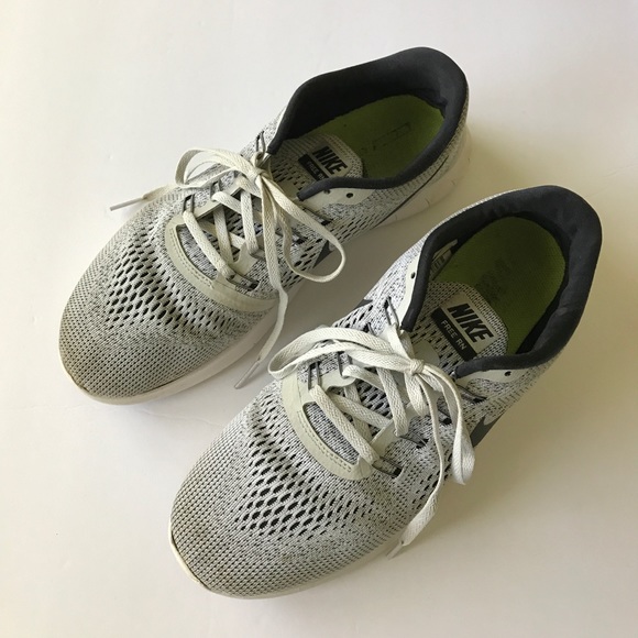 Nike Other - Nike Free Runs
