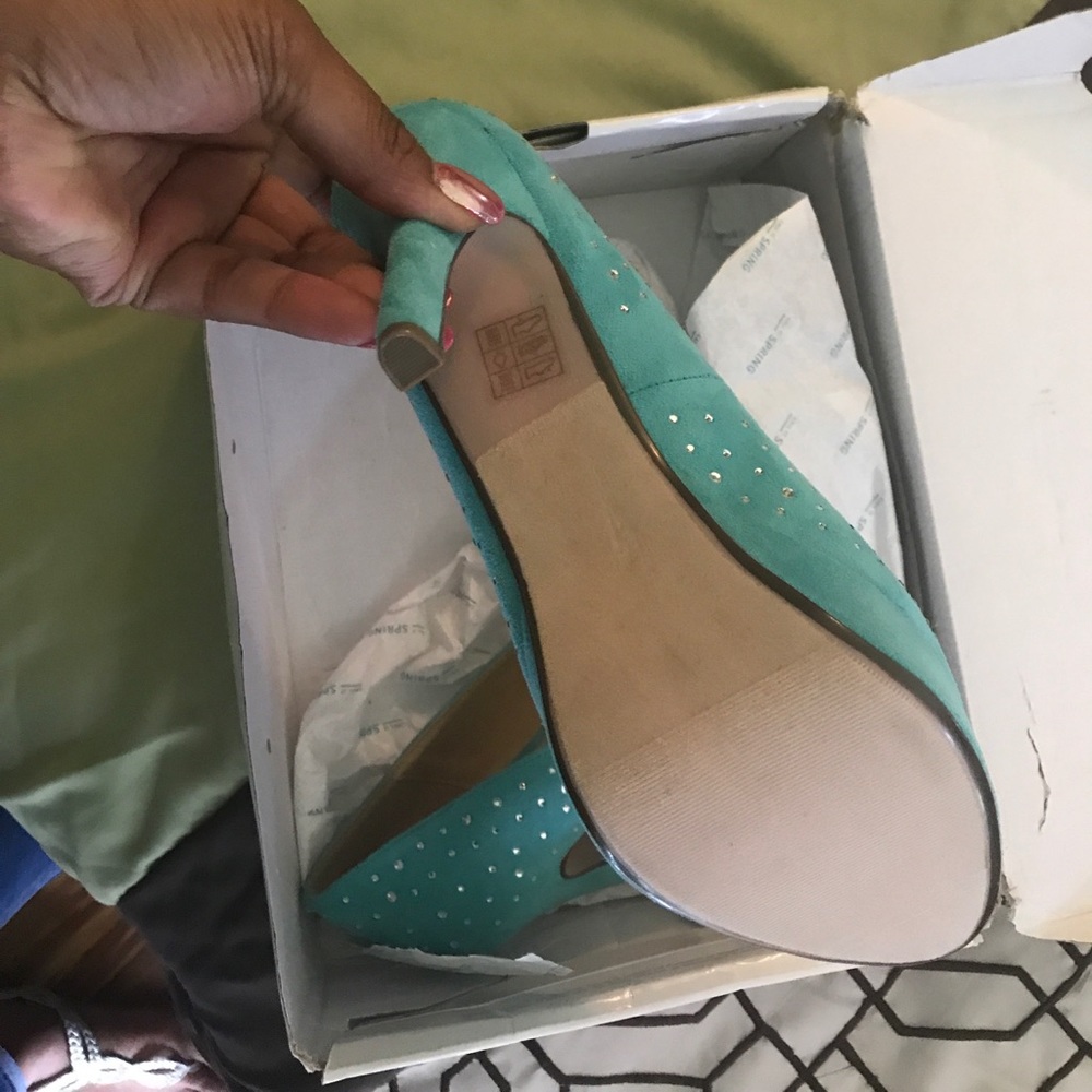 Call it Spring Turquoise Pumps
