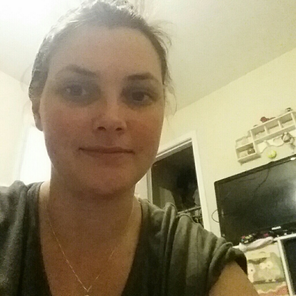 Meet your Posher, Deedee