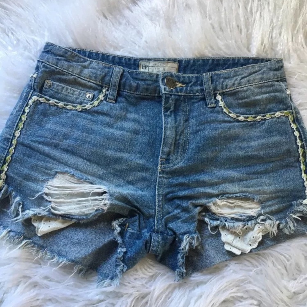 Free people distressed cut off shorts 26