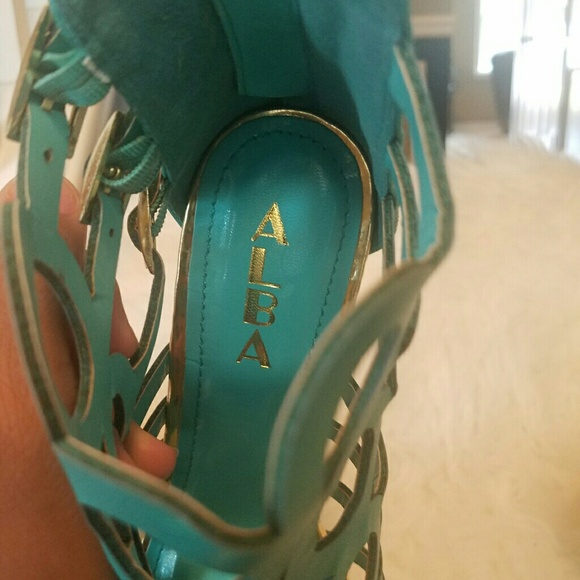 Brand New Green Alba heels - Picture 2 of 4