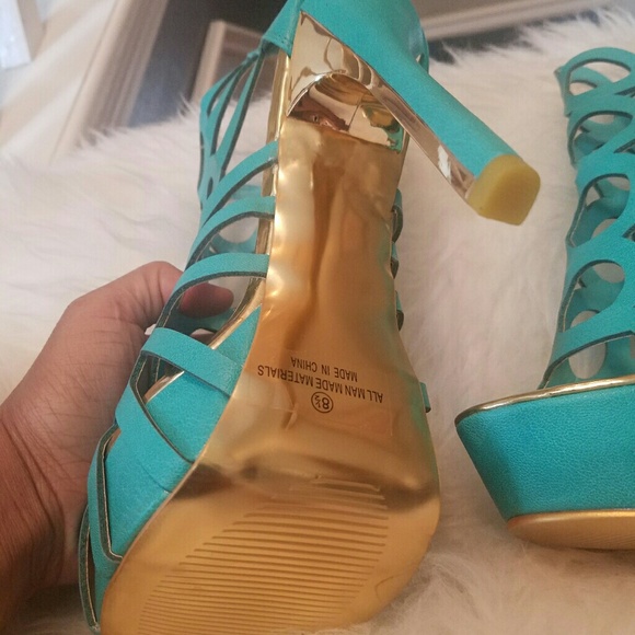 Brand New Green Alba heels - Picture 3 of 4