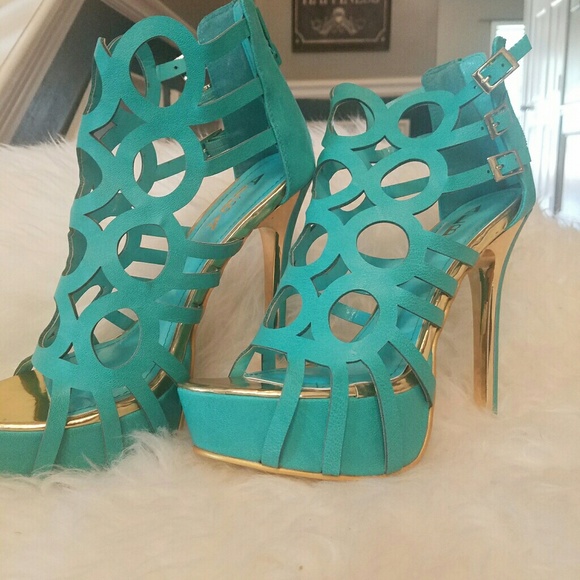Brand New Green Alba heels - Picture 4 of 4