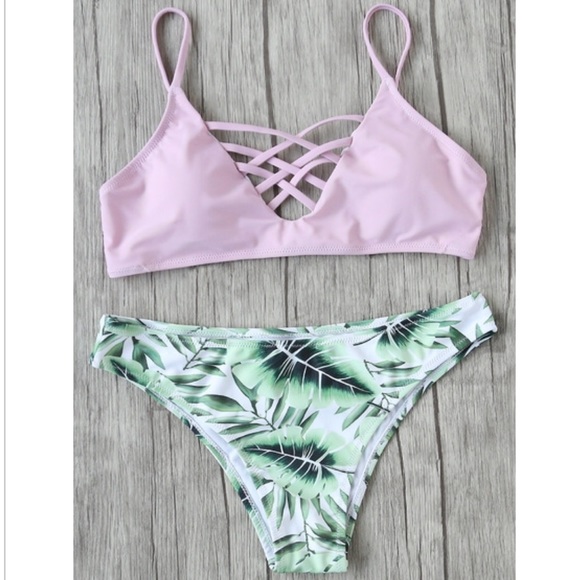 🌸 Pink Leaf Print Criss Cross Bikini 🌸 - Picture 2 of 3