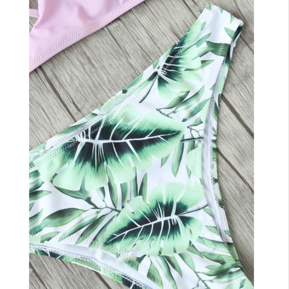 🌸 Pink Leaf Print Criss Cross Bikini 🌸 - Picture 3 of 3