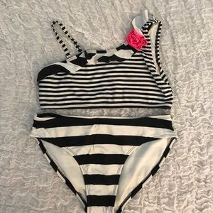 Girls xhilaration swim suit size L