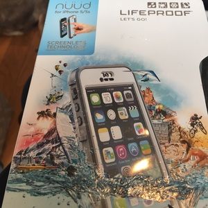 iPhone 5/5s life proof case