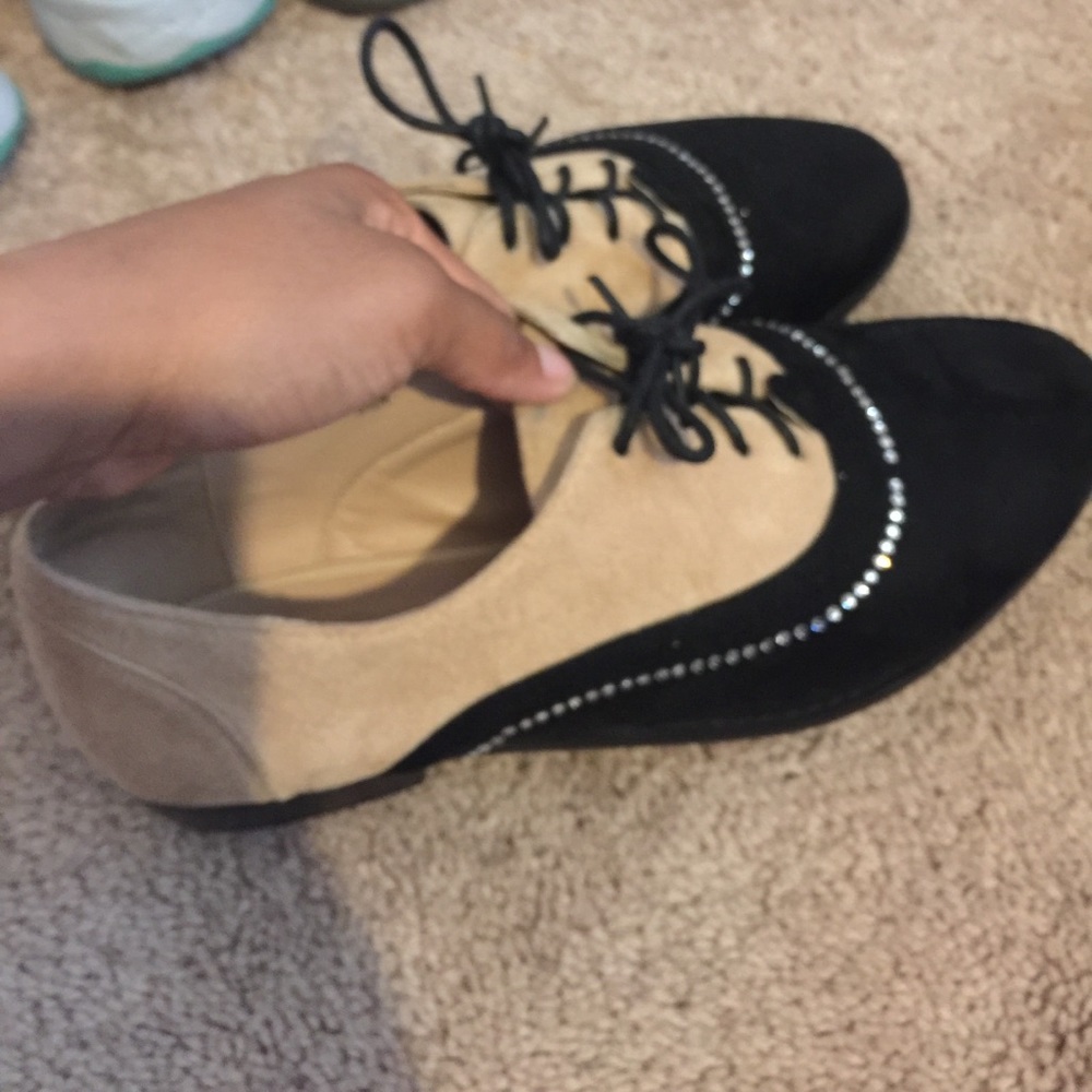 Suede dress shoes with rignstone.