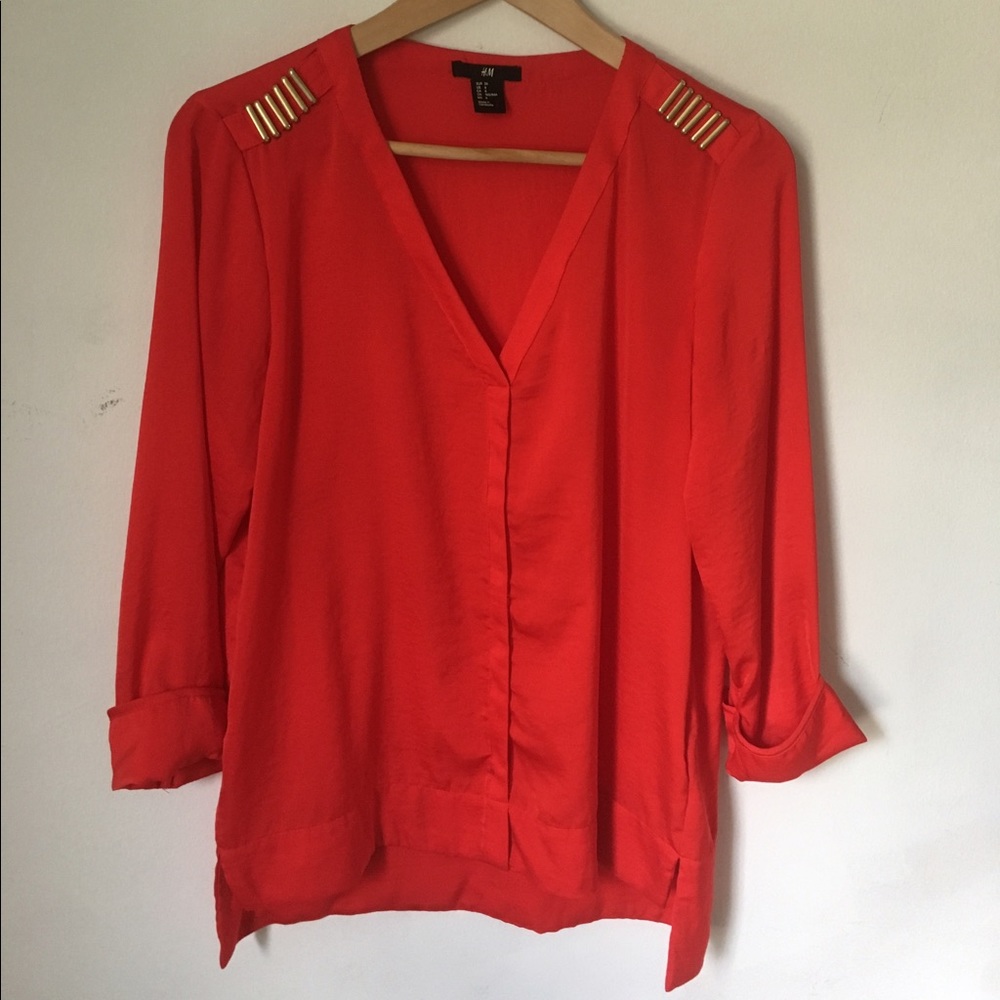 h&m top with shoulder details