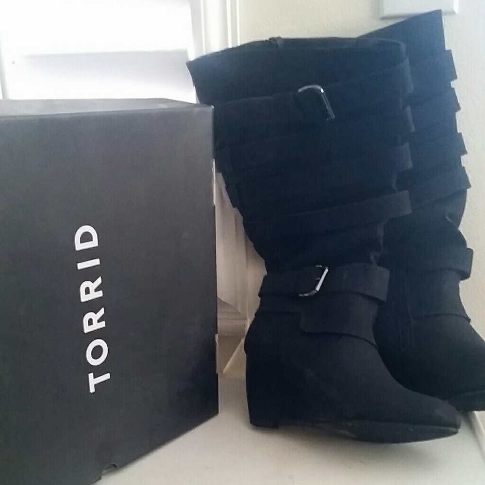 Torrid Buckle Wedge Tall Boot Black NIB Plus 7