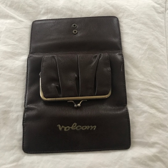 Brown volcom wallet - Picture 3 of 3