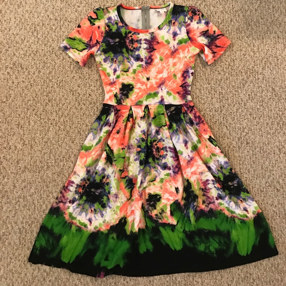 LuLaRoe tie dye Amelia!