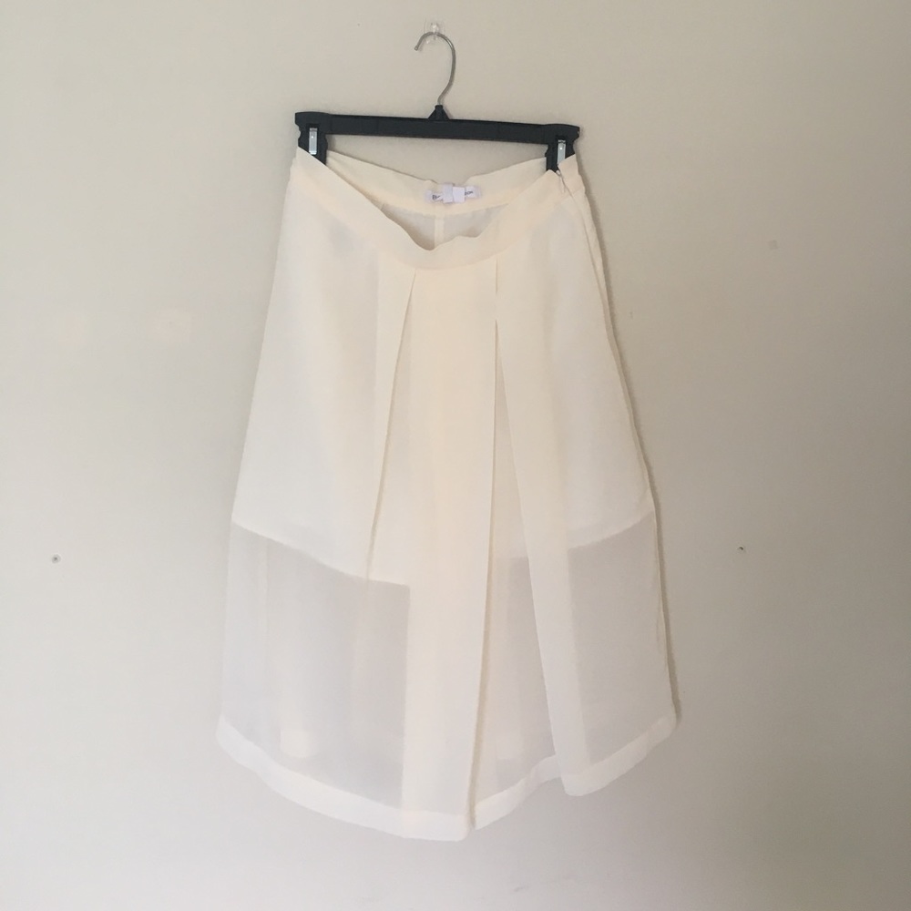 BCBG cream culottes NWT Size 4