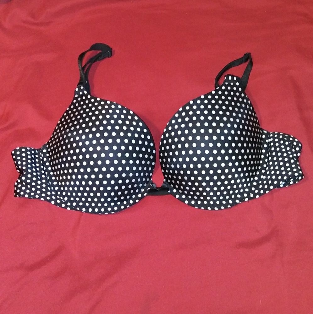 Polka dot vs bra