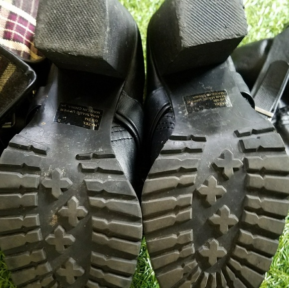 π HP π Black Boots with Plaid Size 9 - Picture 6 of 6