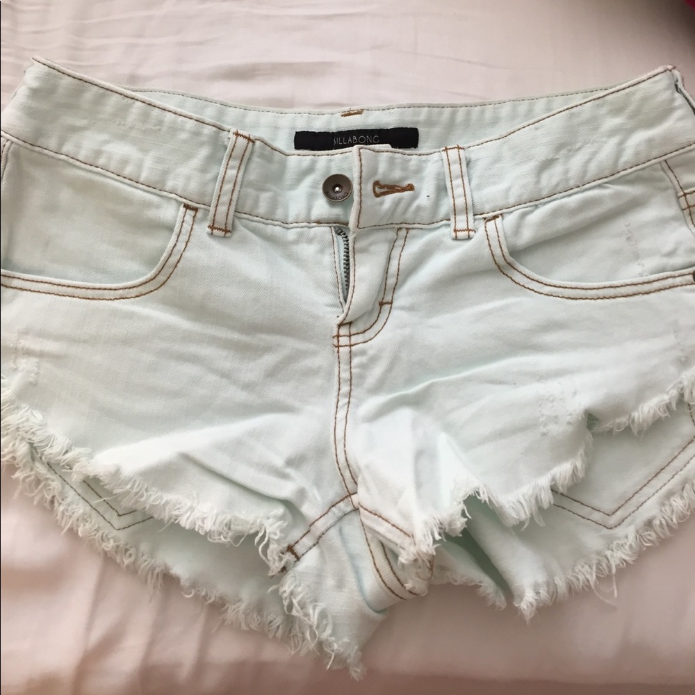 Billabong shorts !