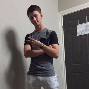 Meet your Posher, Elijah