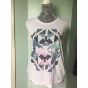 Scratch sleeveless back cutout top