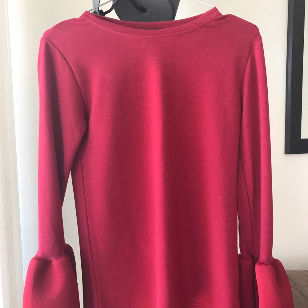 NWOT Style Mafia bell-sleeve top