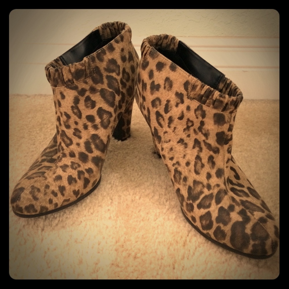 Leopard print booties!