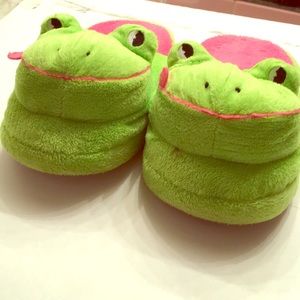 🐸 CUTE Froggy Slippers!!! 🐸