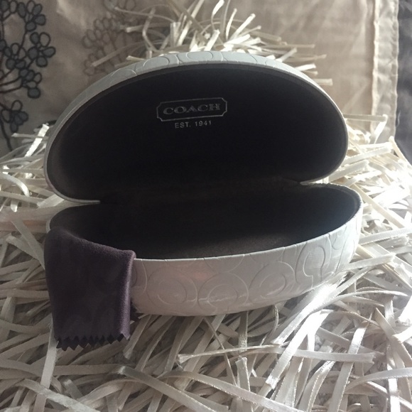 COACH Sunglass case 💯 - Picture 4 of 6