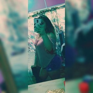 Meet your Posher, Devany