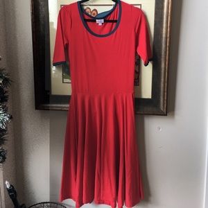 Small LuLaRoe Nicole