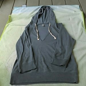 3 quarter sleeve v neck top