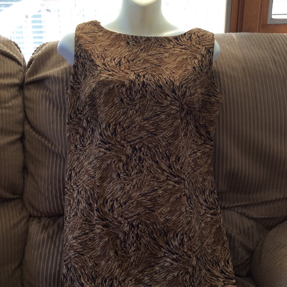Beautiful animal print classic dress.