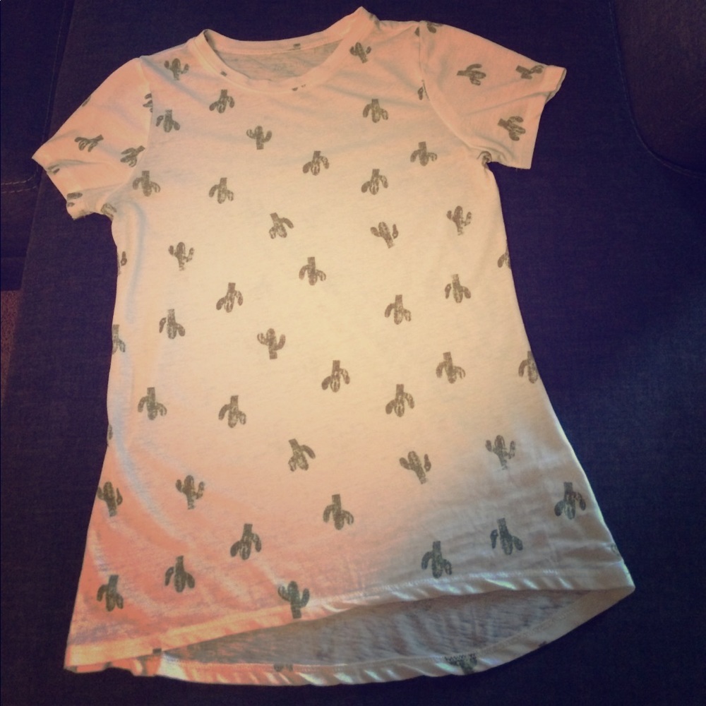 Cute cactus 🌵 shirt!