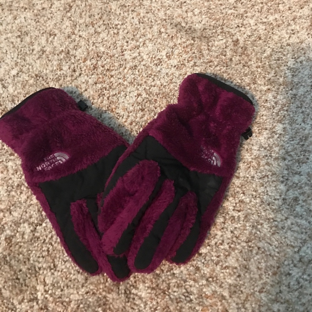 North Face youth fleece gloves