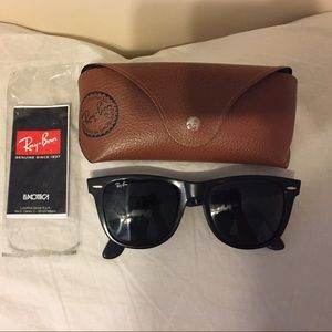 RayBan Original Wayfarer Unisex Sunglasses