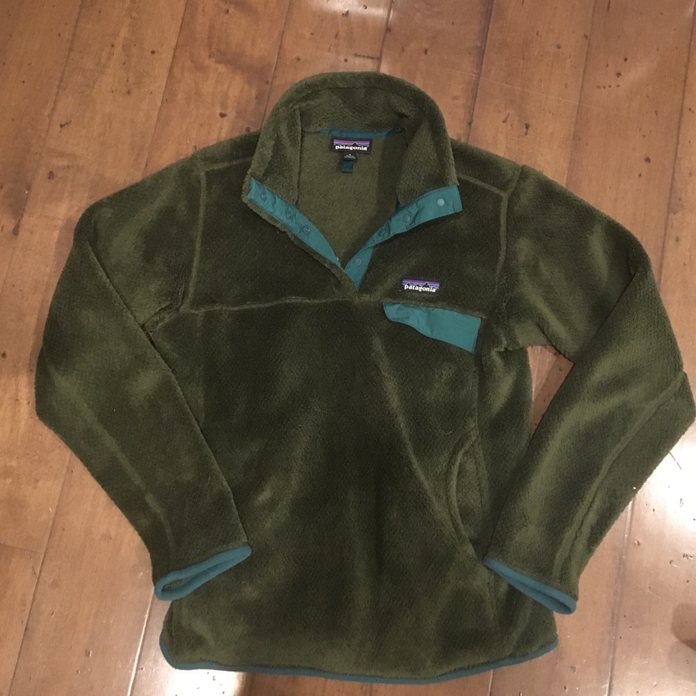 Size Small army green patagonia pullover