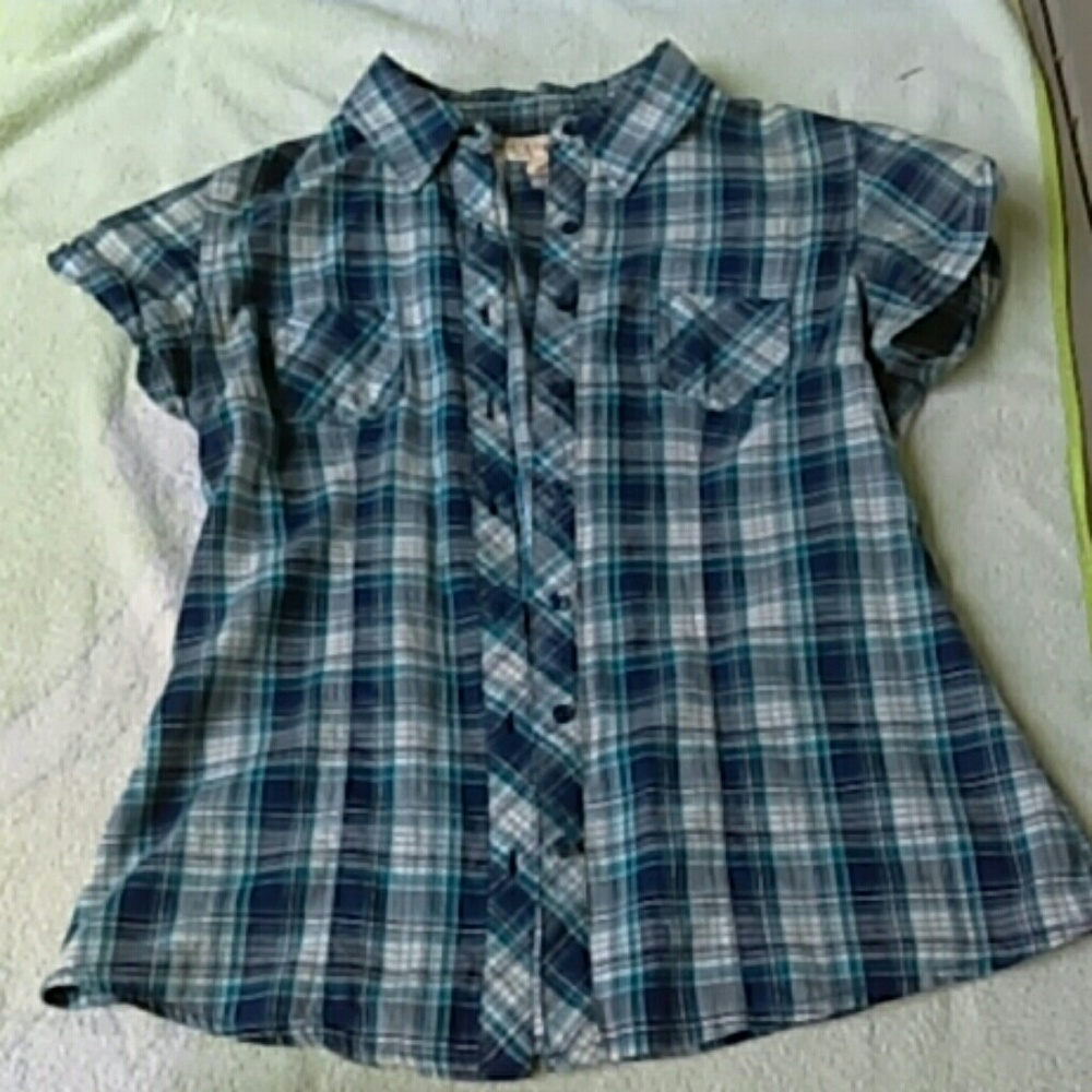 Fitted plaid shirt