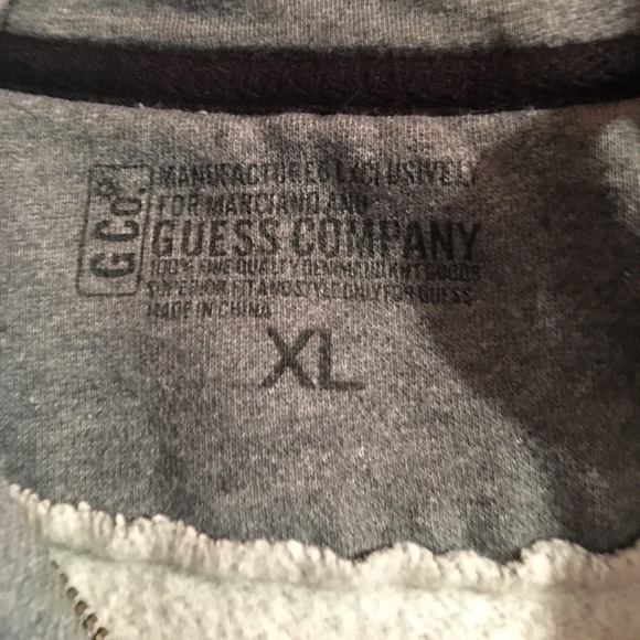 Guess zip-up hoodie - XL - Picture 3 of 4