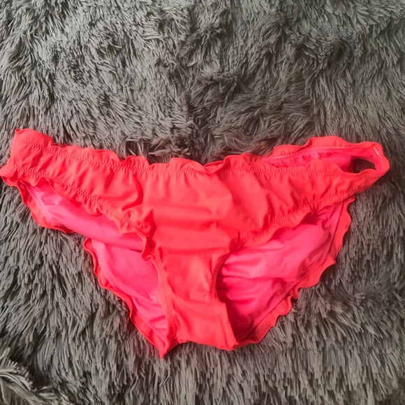 Victoria's Secret Ruffled  bikini bottom - Picture 7 of 7