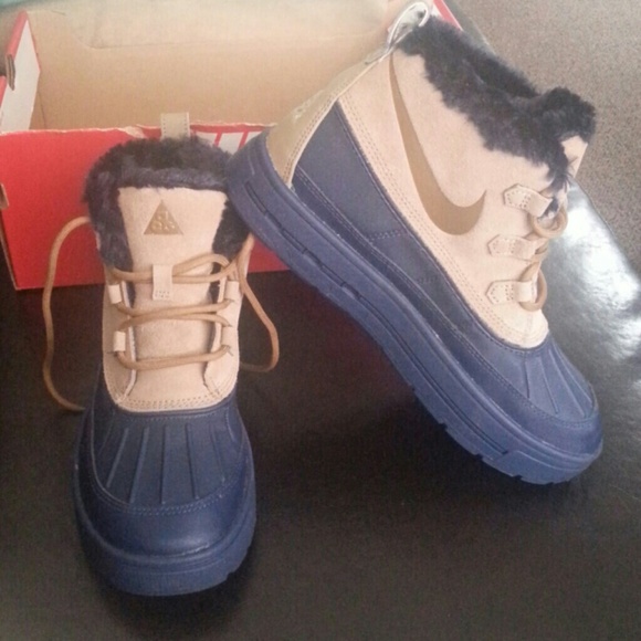 New nike woodside chukka boots mult sizes - Picture 2 of 4