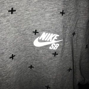 NIKE SB TEE (WORN ONCE!!!)