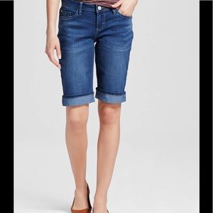 24hr FLASH SALE!!!NWT Women's Cuffed 12" Shorts