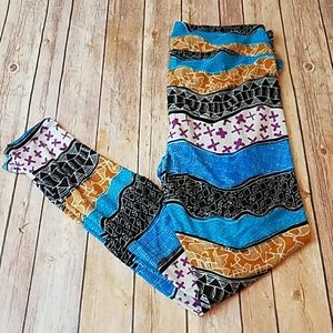 Fun NWT patterned leggings