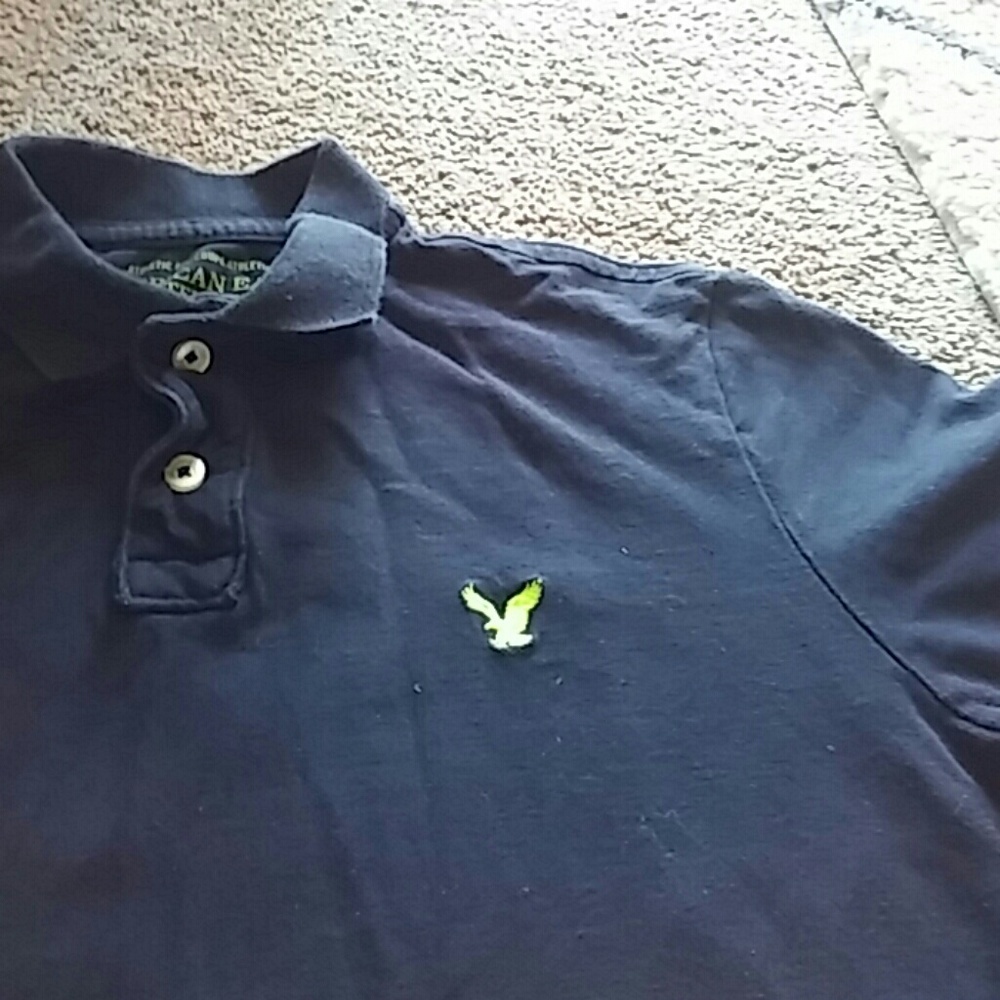 American eagle mens Medium shirt size Medium