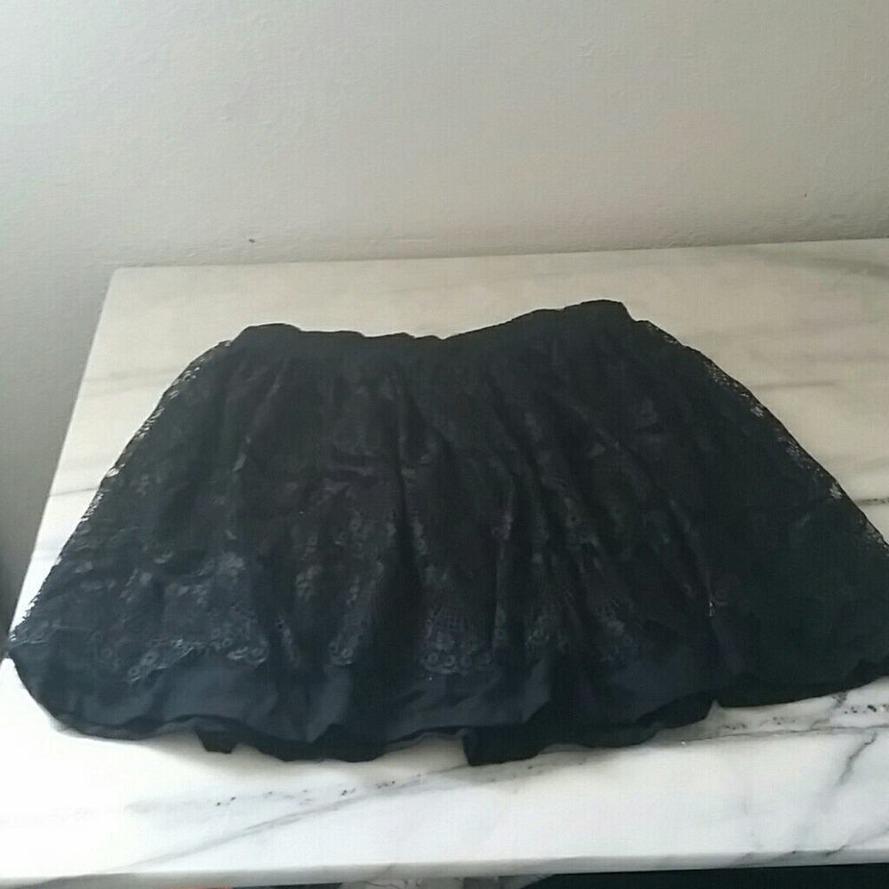 Forever 21 Black lace skirt
