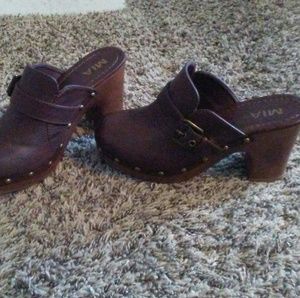 Women's clogs