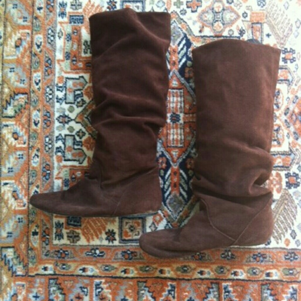 Suede boots
