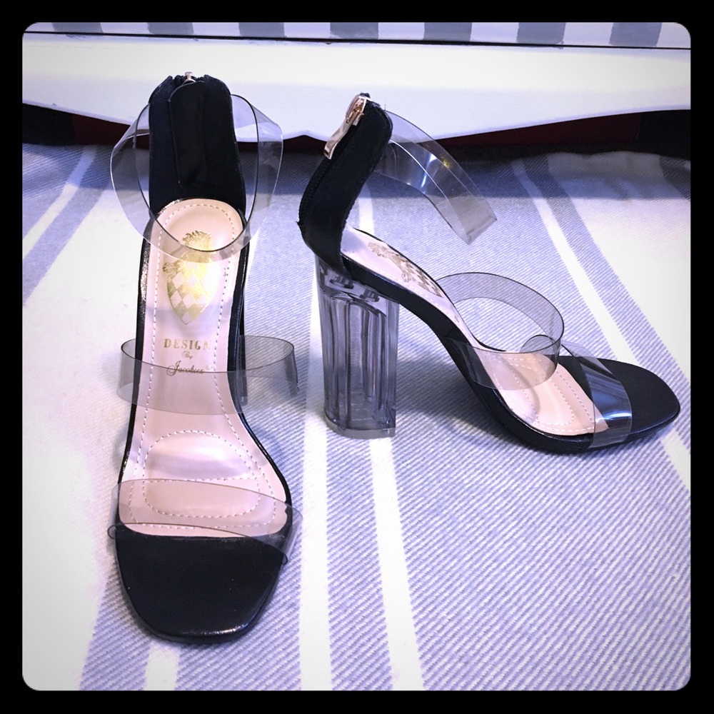 🎉SALE🎉 NWOT👠 Fashion Nova Clear Strapped Heels