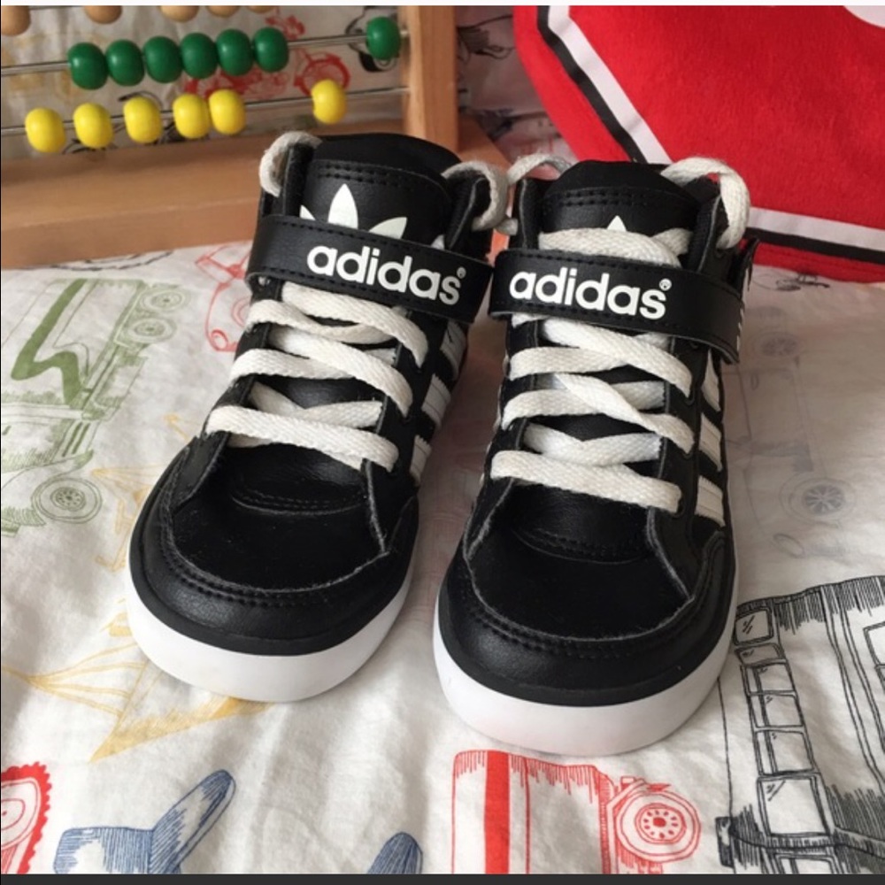 Classic boy adidas high tops size 9