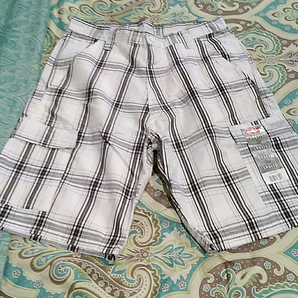 Men's cargo shorts