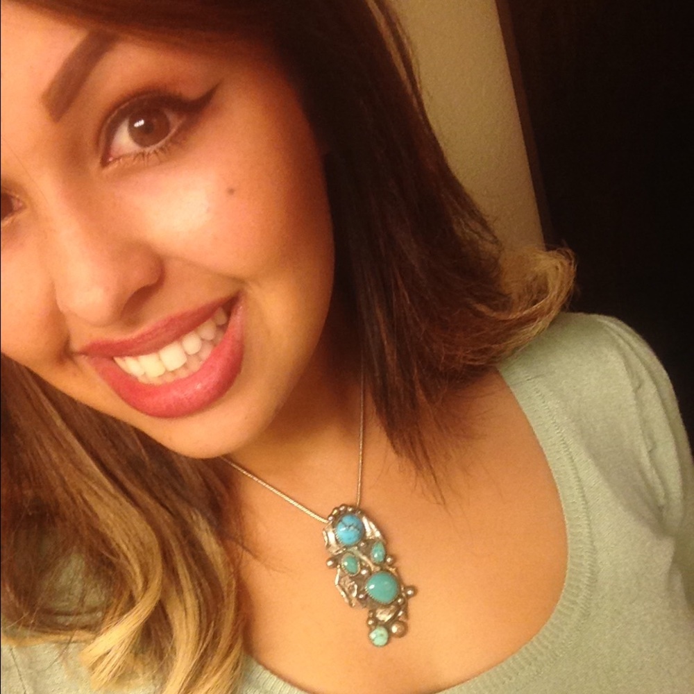 Meet your Posher, Danielle