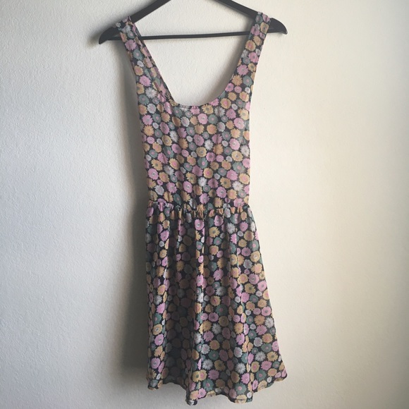 👗 Urban Outfitters floral jumper cross back 👗 - Picture 1 of 5